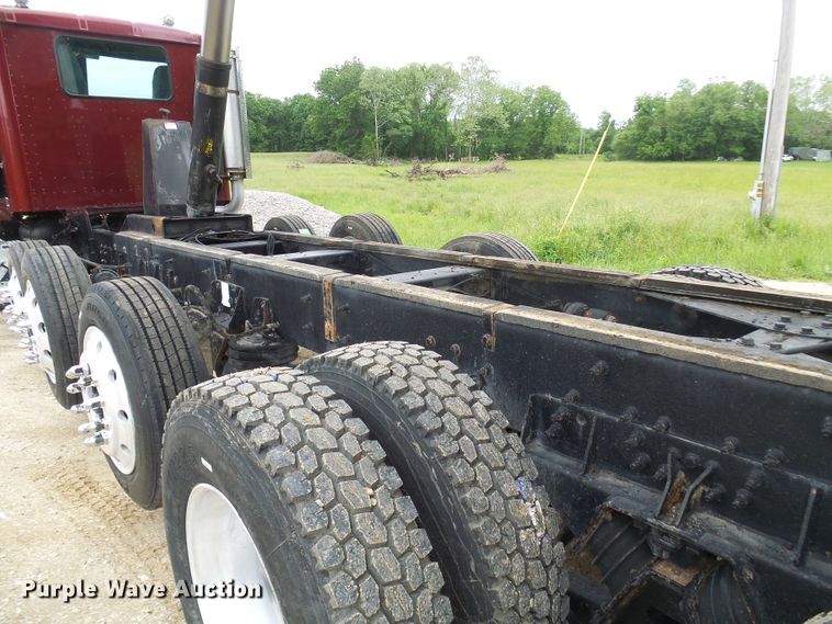 image for item DL0976 2002 International 5500i  dump truck