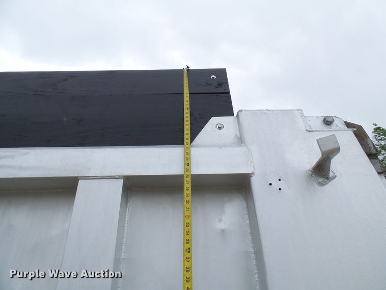 image for item DL0976 2002 International 5500i  dump truck