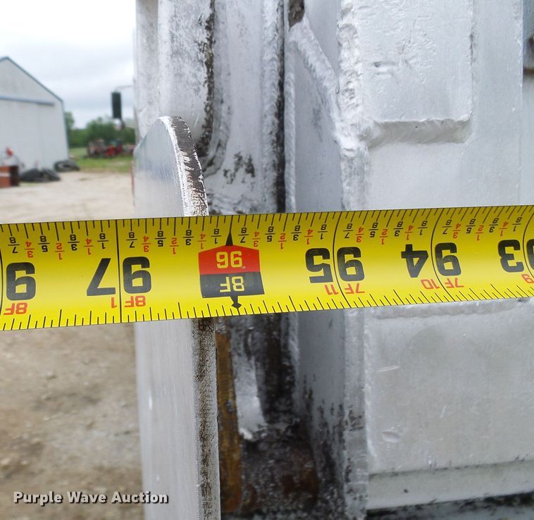 image for item DL0976 2002 International 5500i  dump truck