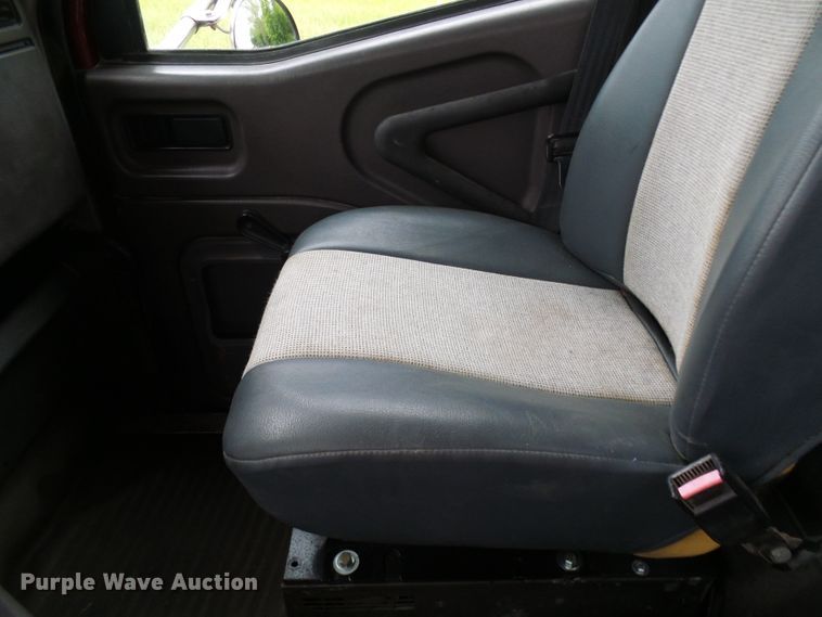 image for item DL0976 2002 International 5500i  dump truck