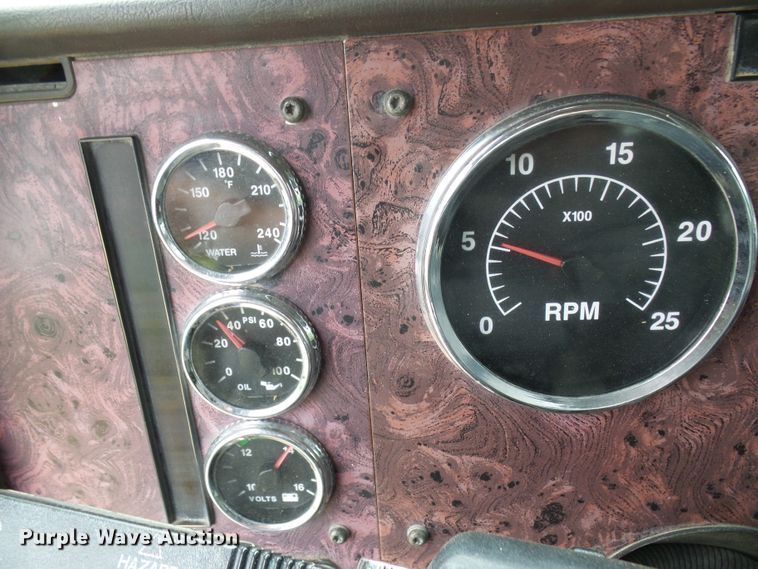 image for item DL0976 2002 International 5500i  dump truck