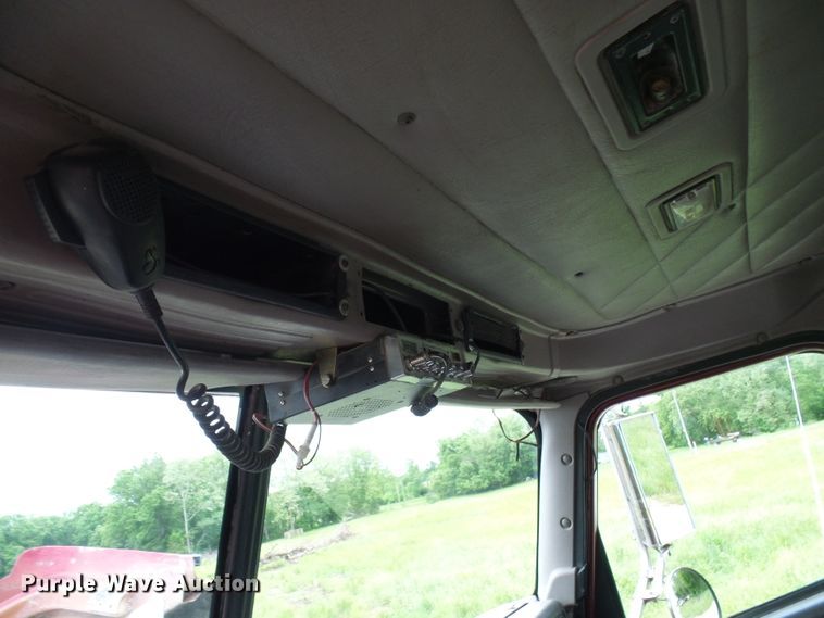 image for item DL0976 2002 International 5500i  dump truck