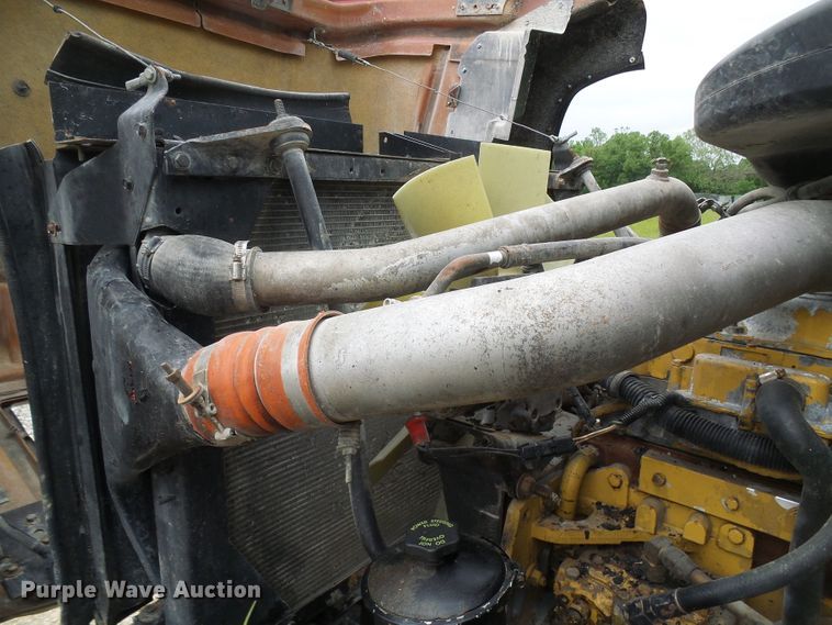 image for item DL0976 2002 International 5500i  dump truck