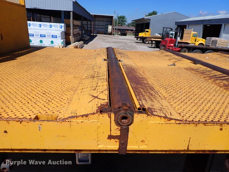 image for item DL7529 2003 Peterbilt 330  dump flatbed truck