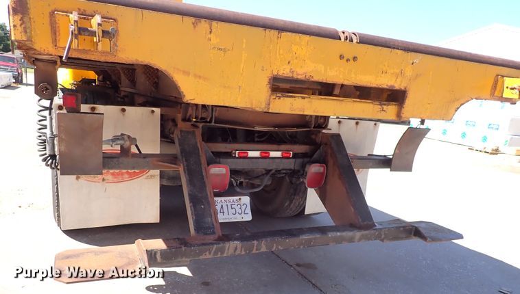 image for item DL7529 2003 Peterbilt 330  dump flatbed truck