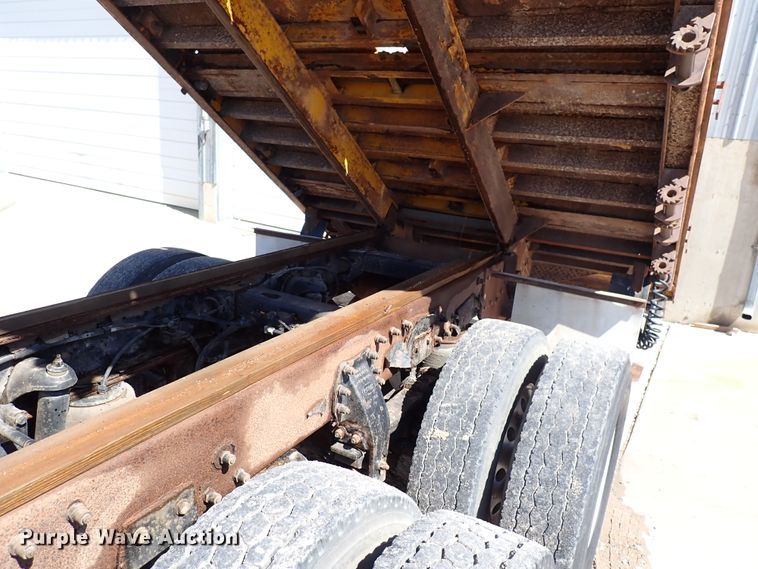 image for item DL7529 2003 Peterbilt 330  dump flatbed truck