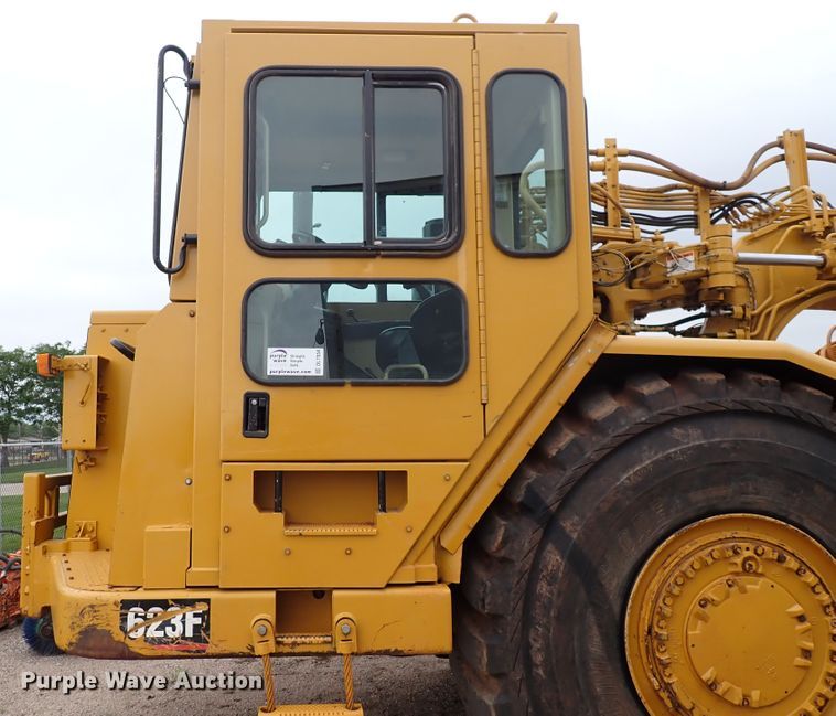 image for item DL7554 2000 Caterpillar 623F  elevating scraper