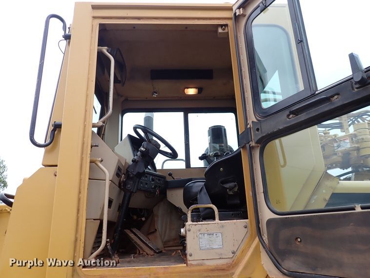 image for item DL7554 2000 Caterpillar 623F  elevating scraper