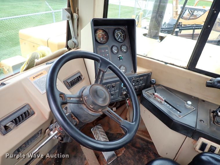 image for item DL7554 2000 Caterpillar 623F  elevating scraper