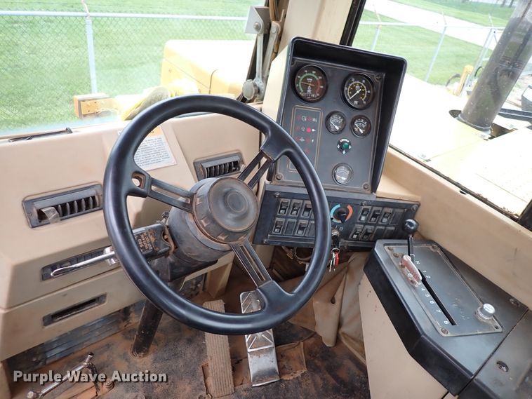 image for item DL7554 2000 Caterpillar 623F  elevating scraper