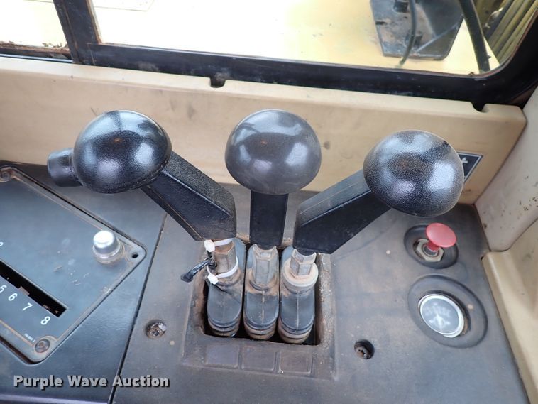 image for item DL7554 2000 Caterpillar 623F  elevating scraper