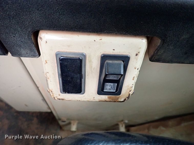 image for item DL7554 2000 Caterpillar 623F  elevating scraper