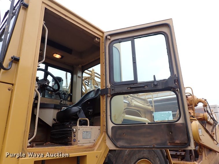 image for item DL7554 2000 Caterpillar 623F  elevating scraper