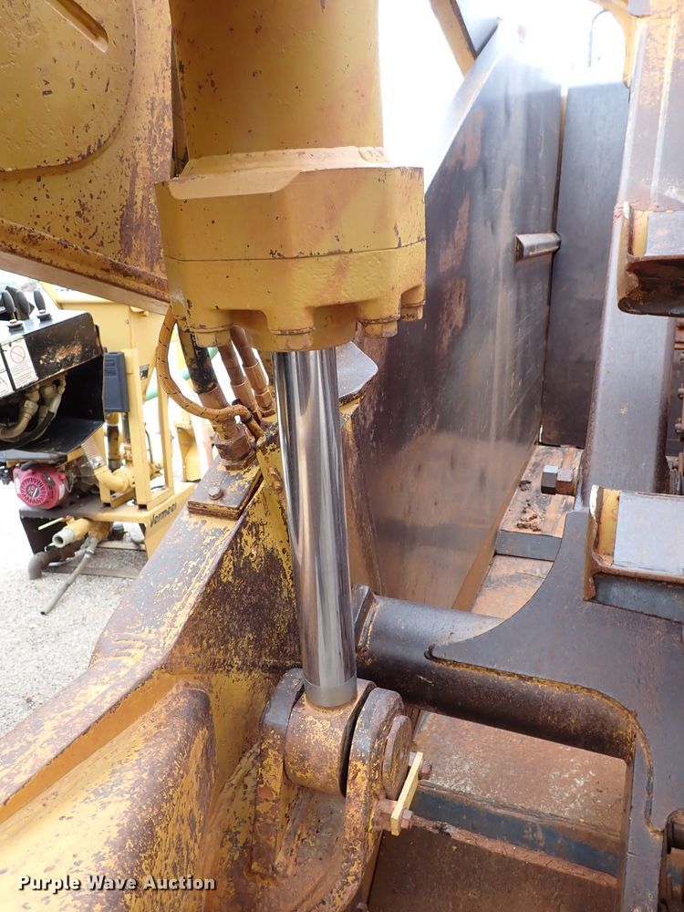 image for item DL7554 2000 Caterpillar 623F  elevating scraper