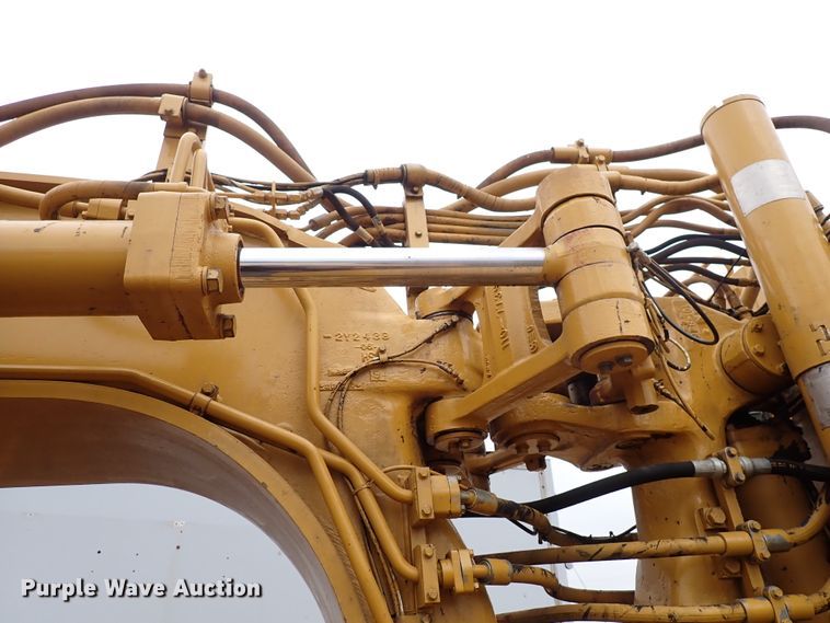 image for item DL7554 2000 Caterpillar 623F  elevating scraper