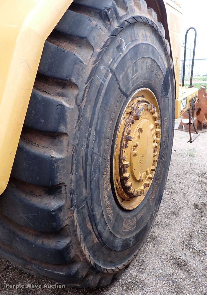 image for item DL7554 2000 Caterpillar 623F  elevating scraper