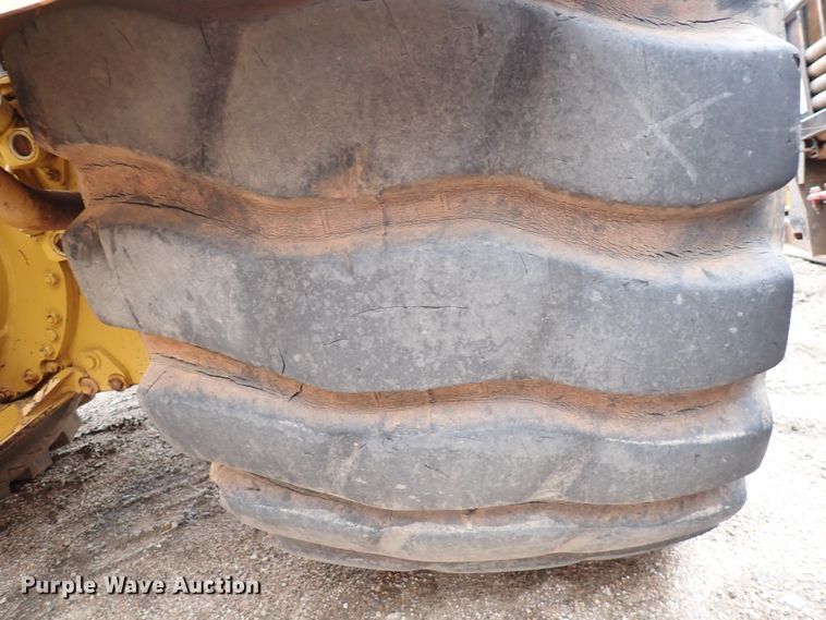 image for item DL7554 2000 Caterpillar 623F  elevating scraper