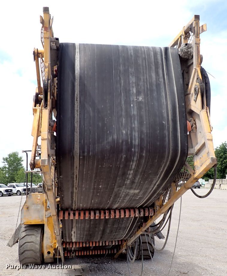 image for item DL7577 2003 Gomaco RTP-500  belt placer