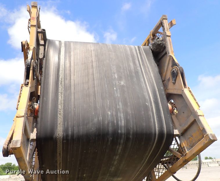 image for item DL7577 2003 Gomaco RTP-500  belt placer