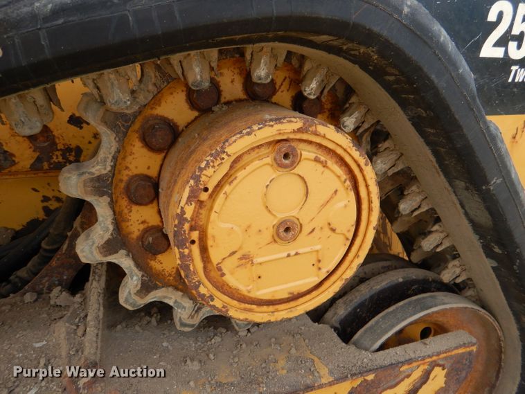 image for item DL8869 2013 Caterpillar 259B3  tracked skid steer loader