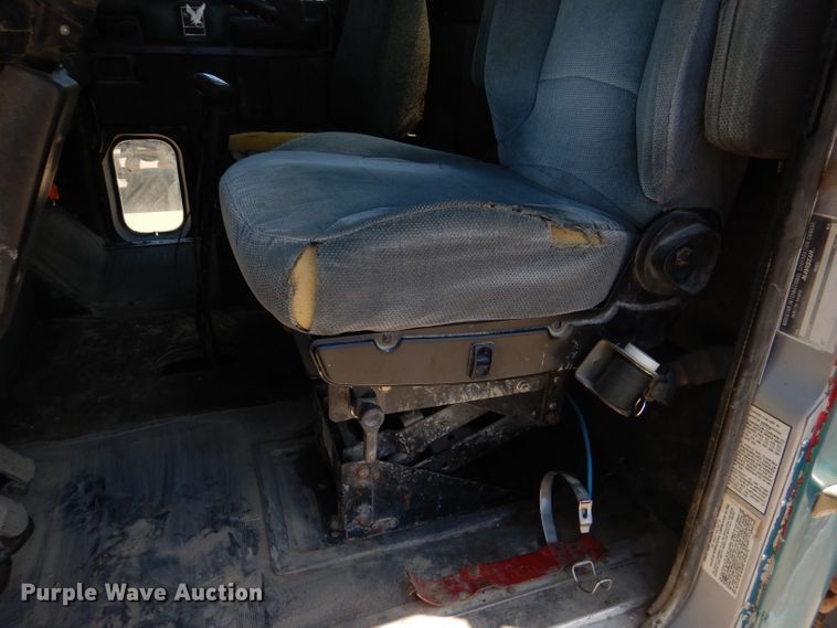 image for item DL8905 1988 International Eagle  water truck