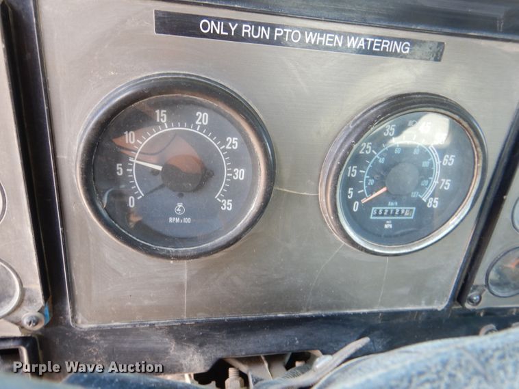 image for item DL8905 1988 International Eagle  water truck