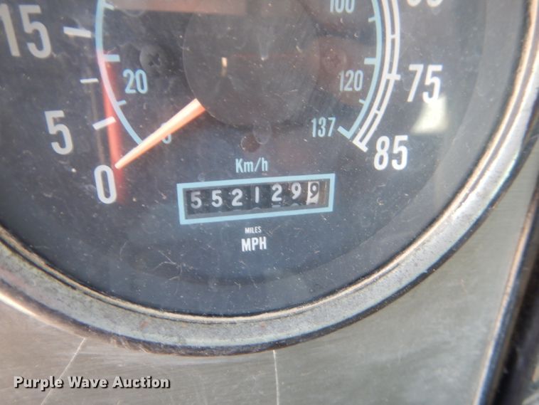 image for item DL8905 1988 International Eagle  water truck