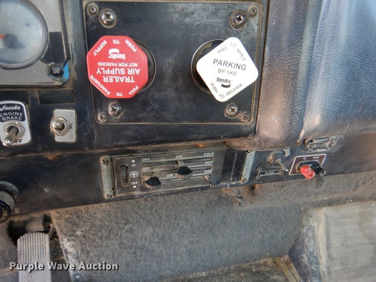 image for item DL8905 1988 International Eagle  water truck