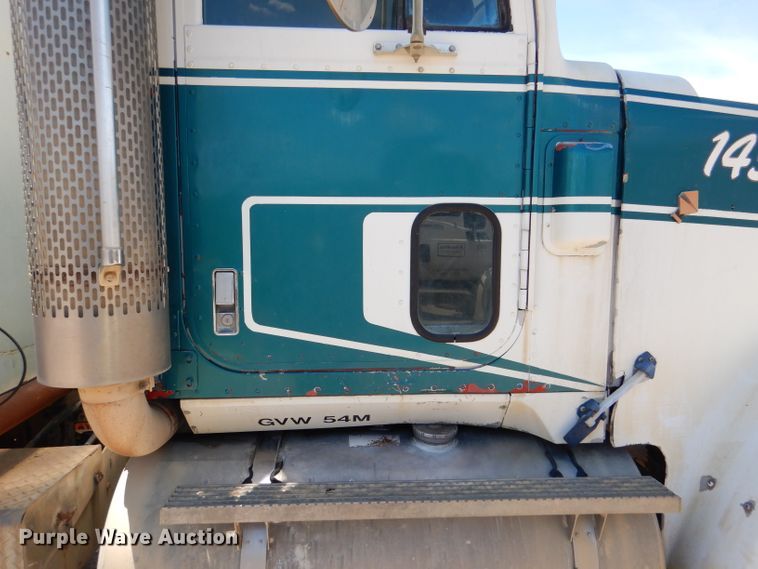 image for item DL8905 1988 International Eagle  water truck