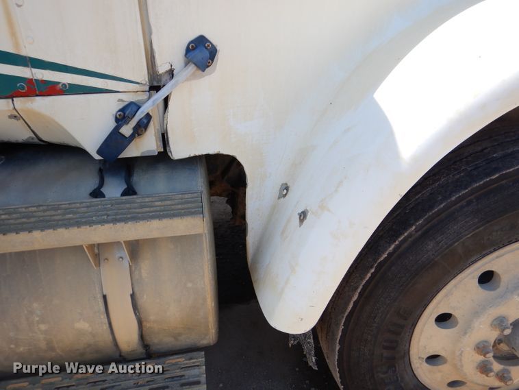 image for item DL8905 1988 International Eagle  water truck