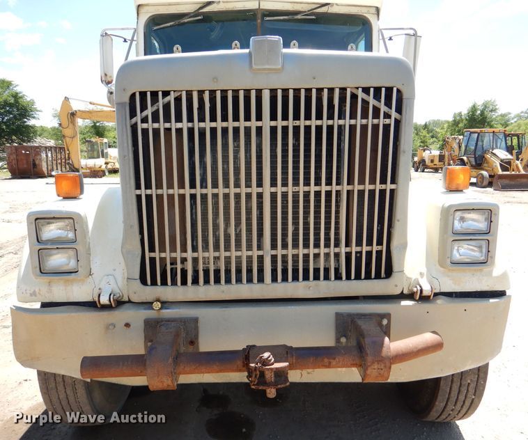 image for item DL8905 1988 International Eagle  water truck