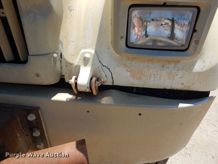 image for item DL8905 1988 International Eagle  water truck