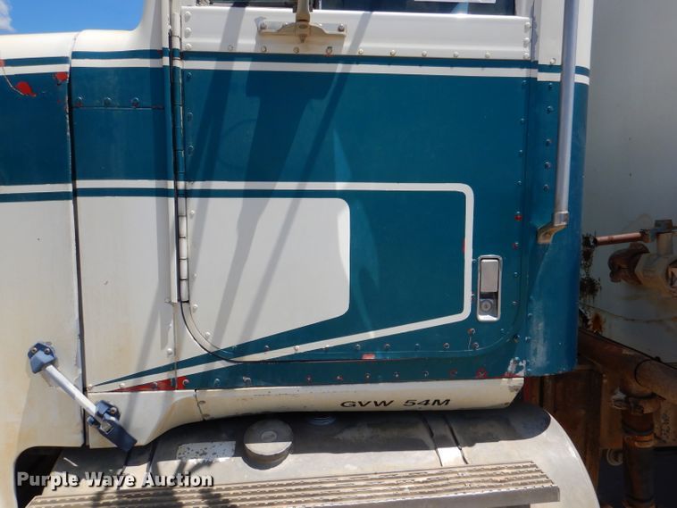 image for item DL8905 1988 International Eagle  water truck