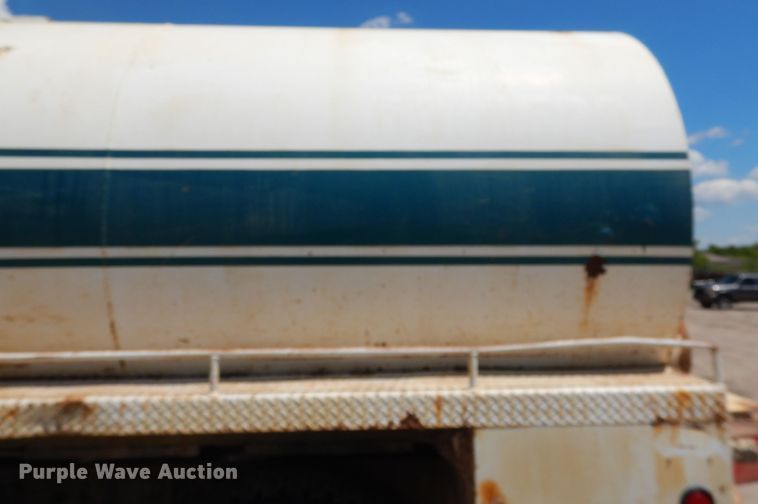 image for item DL8905 1988 International Eagle  water truck