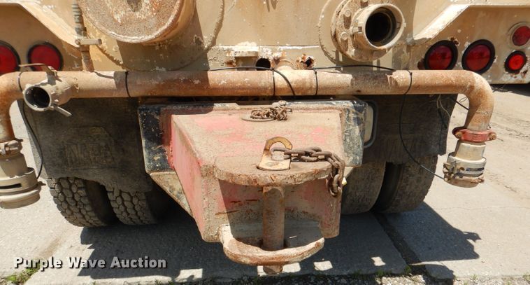 image for item DL8905 1988 International Eagle  water truck