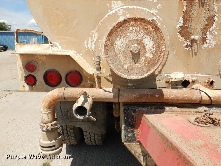 image for item DL8905 1988 International Eagle  water truck