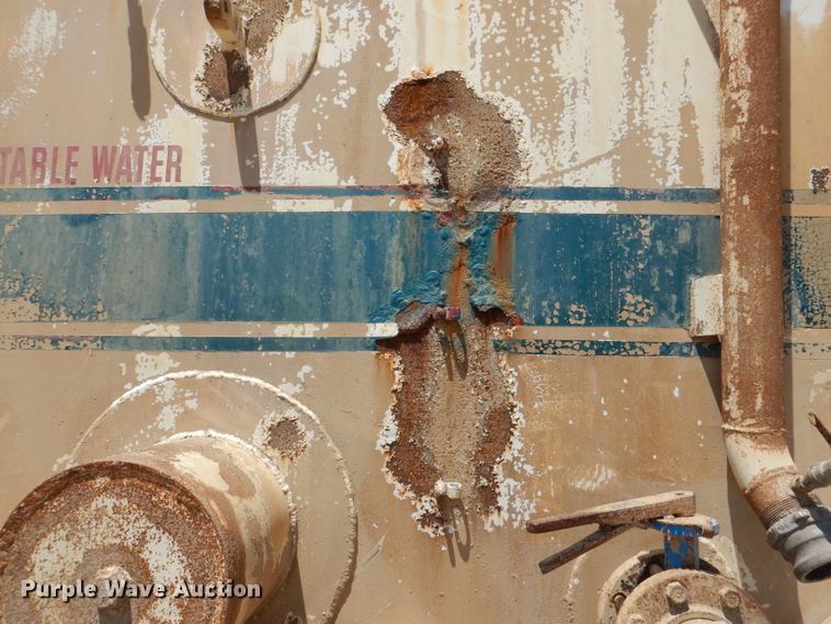 image for item DL8905 1988 International Eagle  water truck