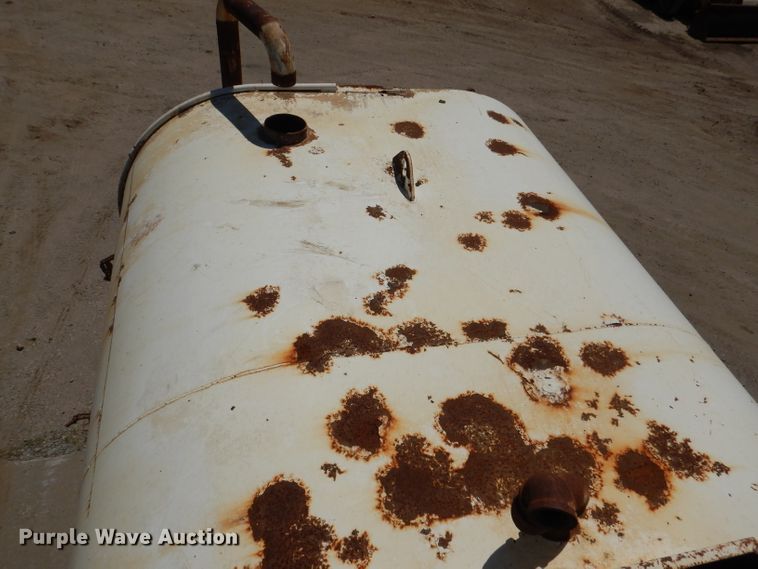 image for item DL8905 1988 International Eagle  water truck