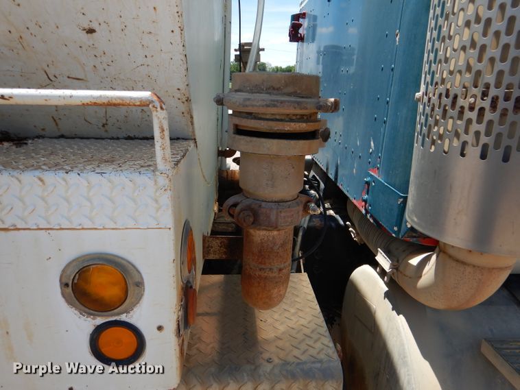 image for item DL8905 1988 International Eagle  water truck