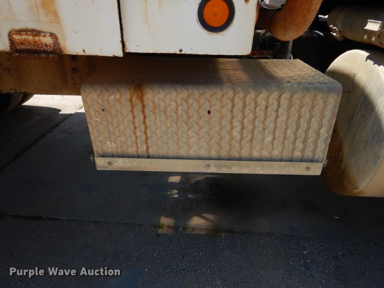 image for item DL8905 1988 International Eagle  water truck