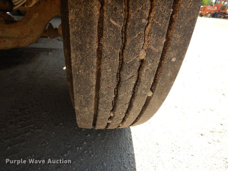 image for item DL8905 1988 International Eagle  water truck