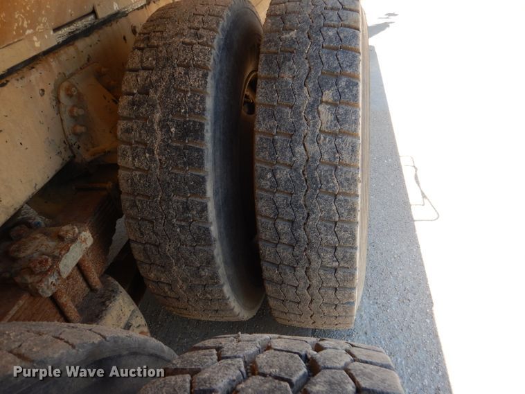 image for item DL8905 1988 International Eagle  water truck