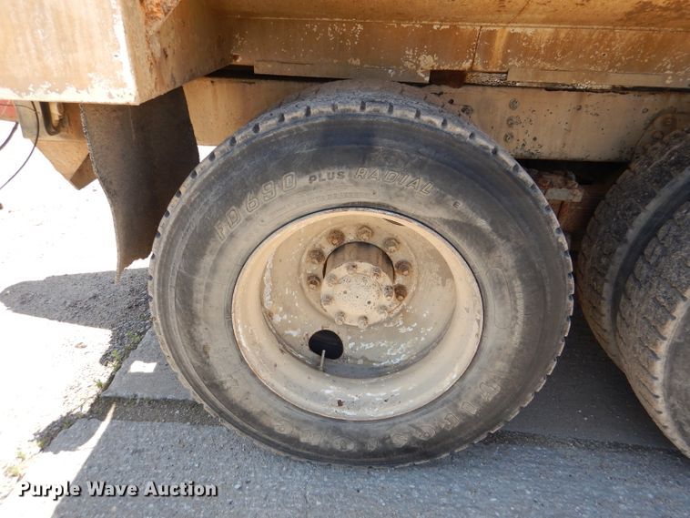 image for item DL8905 1988 International Eagle  water truck