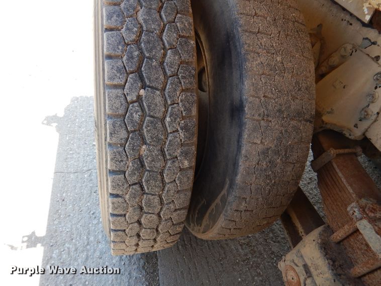 image for item DL8905 1988 International Eagle  water truck