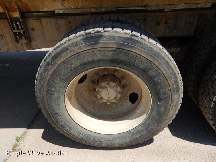 image for item DL8905 1988 International Eagle  water truck