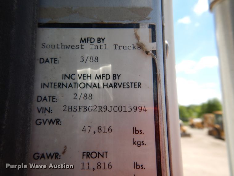 image for item DL8905 1988 International Eagle  water truck