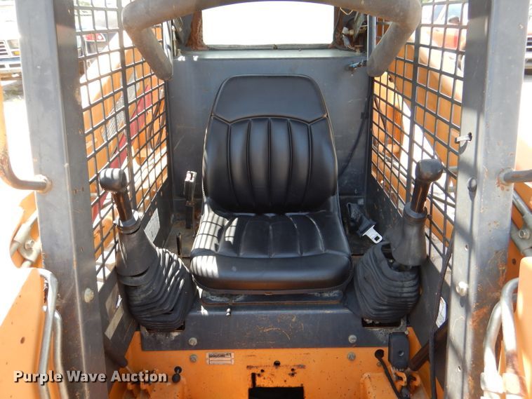 image for item DL8909 2002 Case 70XT  skid steer loader