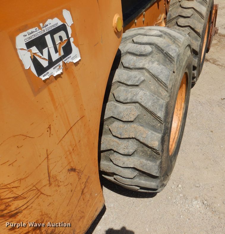 image for item DL8909 2002 Case 70XT  skid steer loader