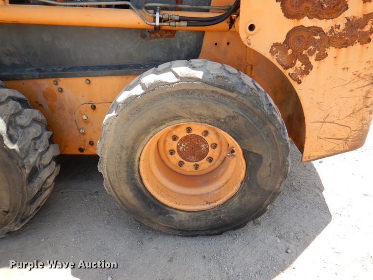 image for item DL8909 2002 Case 70XT  skid steer loader