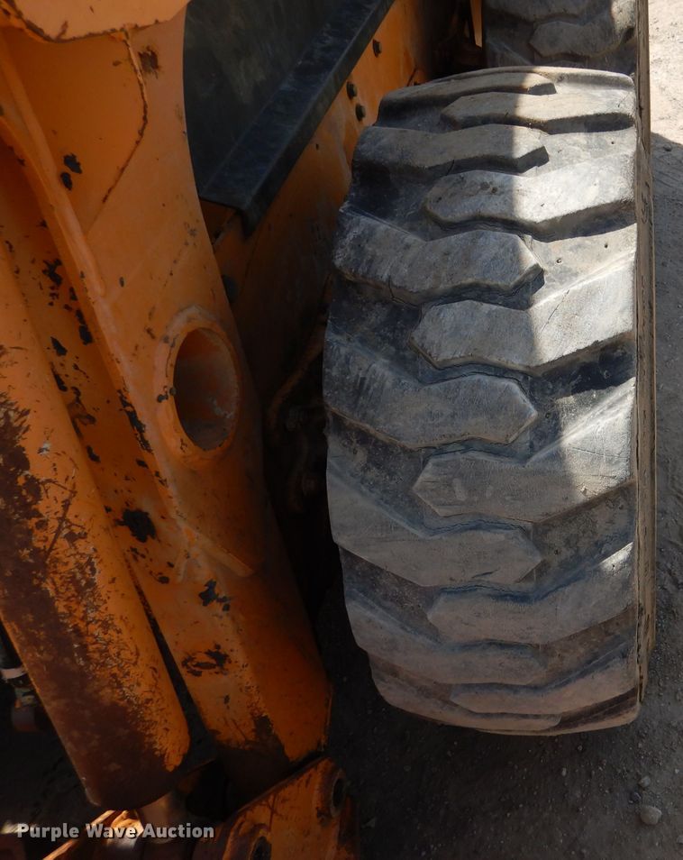 image for item DL8909 2002 Case 70XT  skid steer loader